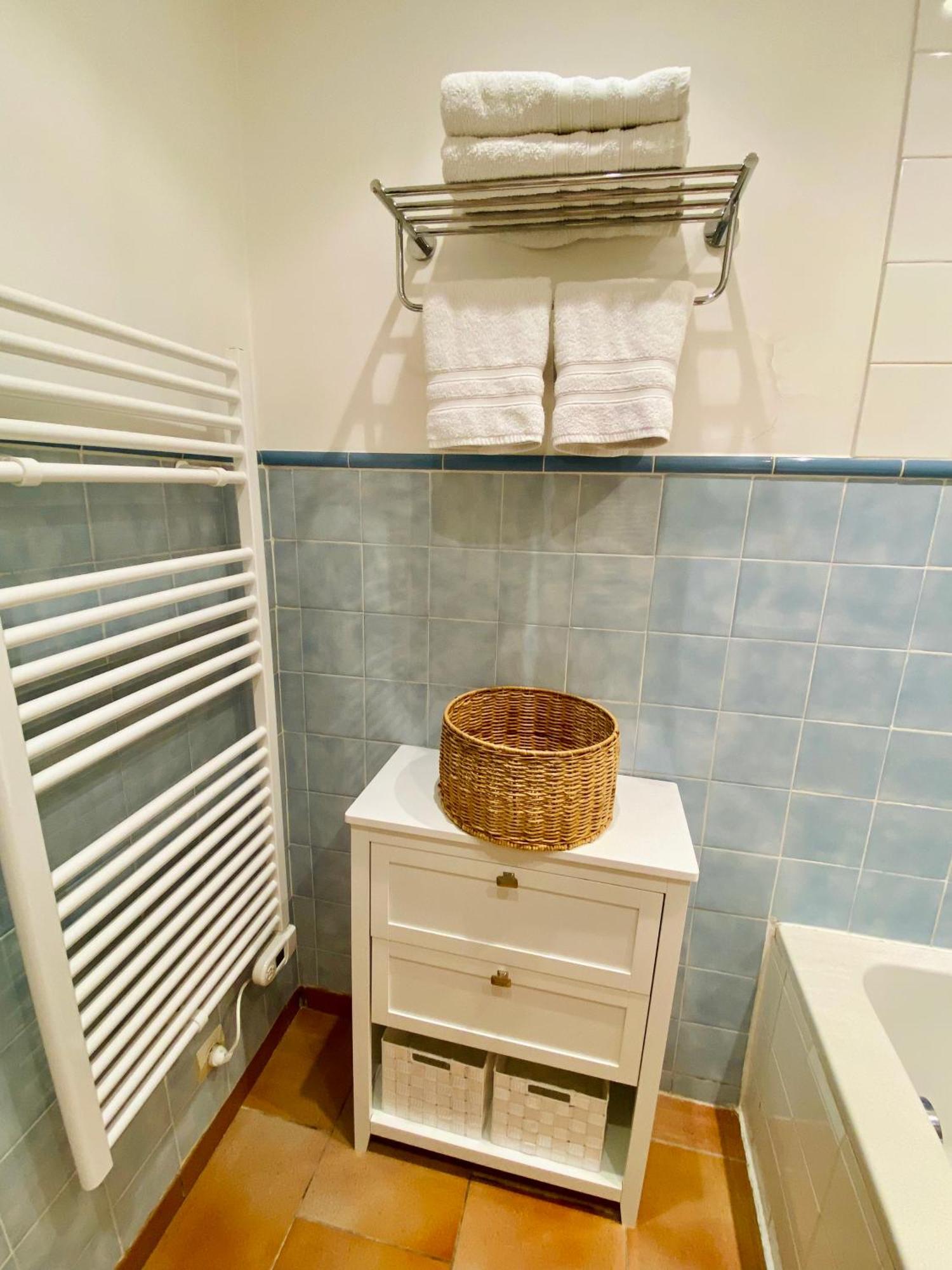 Market Antibes Ngoại thất bức ảnh